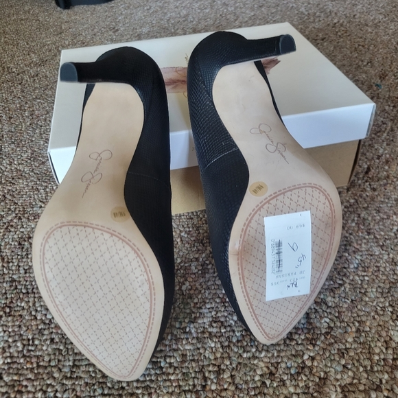 Sassy snakeskin Black Platform Heels - Picture 5 of 5